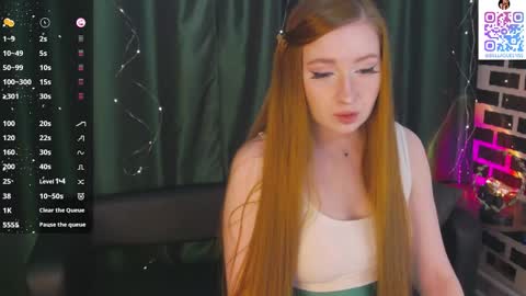 Snapshot of bellaqueenss chatting on November 25, 10:04 am Bella online show from November 25, 10:04 am