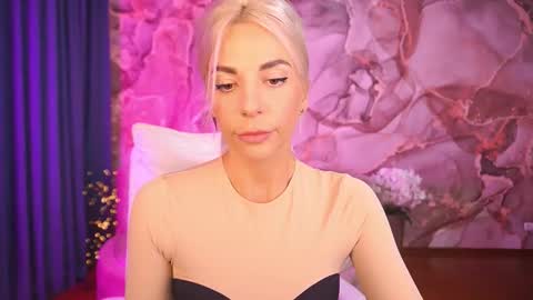 Bella online show from October 15, 1:11 pm