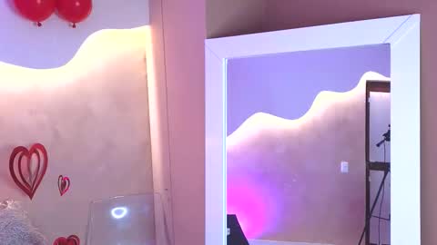 bellarooux online show from February 26, 11:53 am