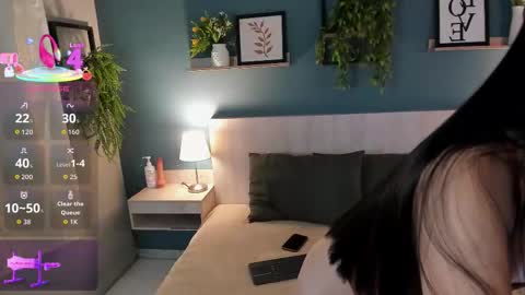 BELLA online show from December 15, 8:57 pm