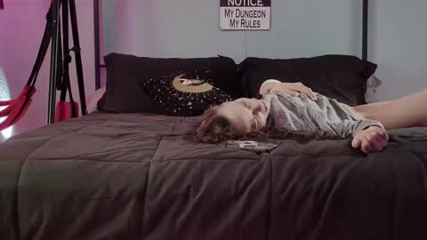 Bellaskeykeeper online show from February 10, 5:50 pm