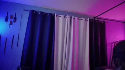 Bellaskeykeeper online show from April 8, 10:15 am