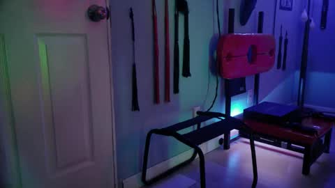 Bellaskeykeeper online show from April 18, 10:19 am