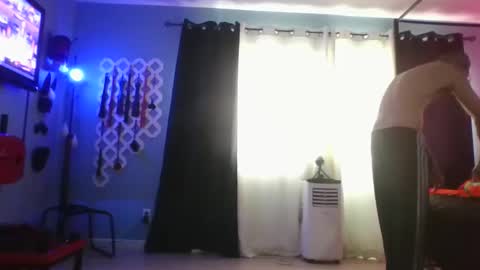 Bellaskeykeeper online show from April 22, 6:53 pm