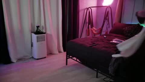 Bellaskeykeeper online show from April 23, 6:58 am