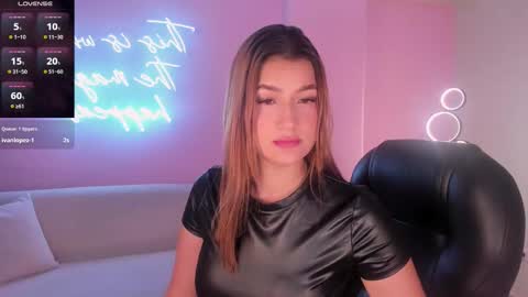 Snapshot of bellathompsonx_ chatting on February 20, 6:26 am Bella online show from February 20, 6:26 am