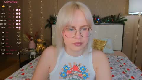 Snapshot of bellatip chatting on January 9, 12:57 am Bella online show from January 9, 12:57 am