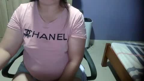 Snapshot of belle858889 chatting on January 12, 12:01 pm belle858889 online show from January 12, 12:01 pm