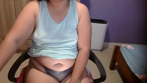 Snapshot of belle858889 chatting on February 1, 11:48 pm belle858889 online show from February 1, 11:48 pm