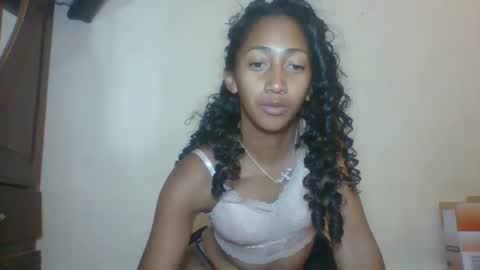 belle_annah online show from May 10, 4:50 am