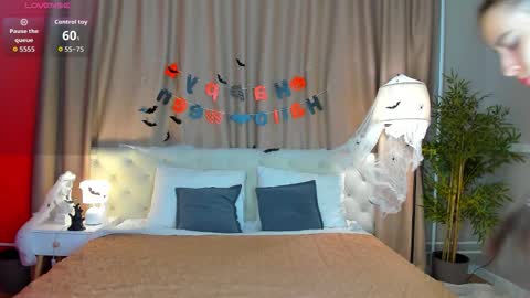 Belle online show from October 28, 8:40 am