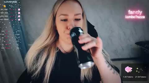 Your Annabelle Wolf  online show from February 9, 4:00 pm