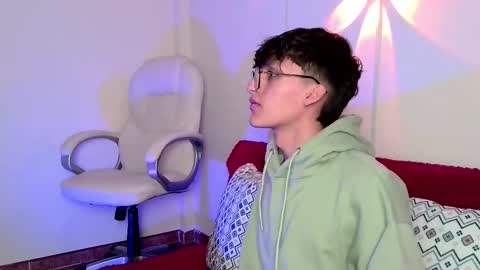 Snapshot of bellmontneon chatting on October 14, 11:22 am Neon online show from October 14, 11:22 am