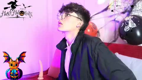 Snapshot of bellmontneon chatting on October 17, 11:24 am Neon online show from October 17, 11:24 am