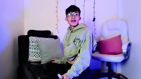 Snapshot of bellmontneon chatting on November 3, 11:33 am Neon online show from November 3, 11:33 am