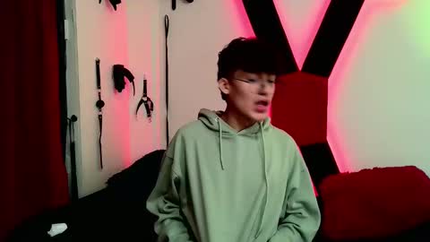 Snapshot of bellmontneon chatting on November 11, 11:21 am Neon online show from November 11, 11:21 am