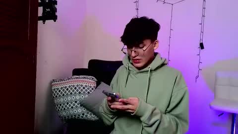 Snapshot of bellmontneon chatting on November 12, 11:21 am Neon online show from November 12, 11:21 am