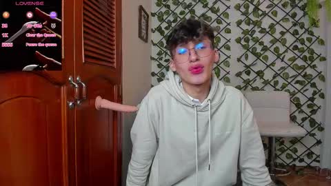 Snapshot of bellmontneon chatting on November 18, 11:36 am Neon online show from November 18, 11:36 am