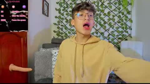 Snapshot of bellmontneon chatting on November 20, 11:32 am Neon online show from November 20, 11:32 am