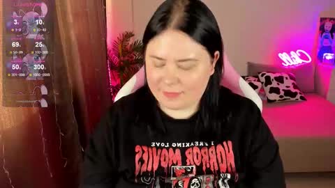 LinaBoo online show from November 18, 5:56 am