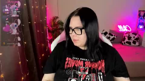 LinaBoo online show from November 18, 6:23 pm