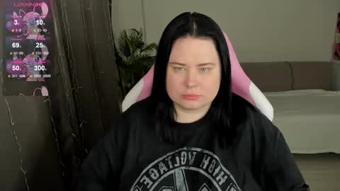 LinaBoo online show from December 4, 5:39 am