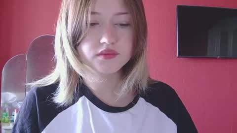 Snapshot of belovedmary chatting on June 15, 7:21 am belovedmary online show from June 15, 7:21 am