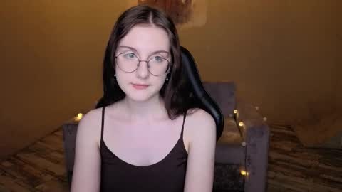 Snapshot of bemine_bemine chatting on February 13, 9:27 am bemine_bemine online show from February 13, 9:27 am