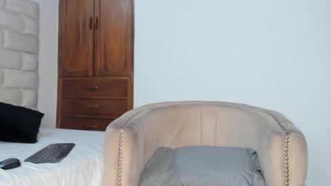    online show from October 15, 7:58 pm