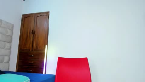    online show from November 27, 8:33 pm