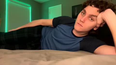 Snapshot of benchedtoast chatting on January 5, 10:32 am benchedtoast online show from January 5, 10:32 am