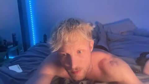 bendoverxo online show from February 16, 7:59 am