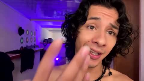 benjamin_fiore online show from January 27, 8:39 pm