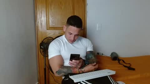 benjamin_isaac online show from February 3, 12:47 am