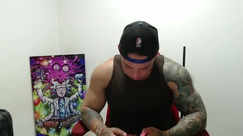 benjamin_isaac online show from April 25, 12:35 am