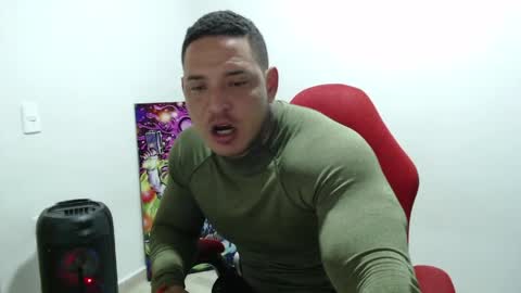 benjamin_isaac online show from April 28, 12:42 am