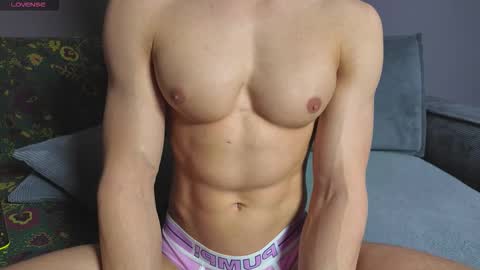 benjaminkarl02 online show from November 18, 11:25 am