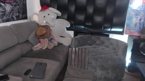 benjamincooperk online show from April 1, 5:08 am