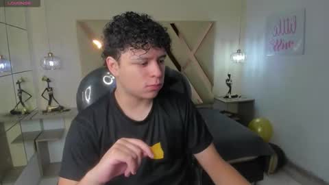 Snapshot of benjamintwink1 chatting on October 23, 7:45 pm BENJAMIN online show from October 23, 7:45 pm