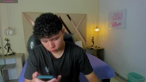 Snapshot of benjamintwink1 chatting on November 2, 7:38 pm BENJAMIN online show from November 2, 7:38 pm