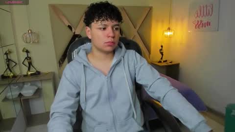 Snapshot of benjamintwink1 chatting on November 5, 8:20 pm BENJAMIN online show from November 5, 8:20 pm