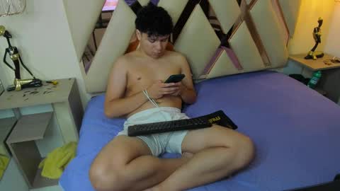 Snapshot of benjamintwink1 chatting on November 7, 9:48 pm BENJAMIN online show from November 7, 9:48 pm