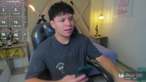 Snapshot of benjamintwink1 chatting on November 9, 7:56 pm BENJAMIN online show from November 9, 7:56 pm