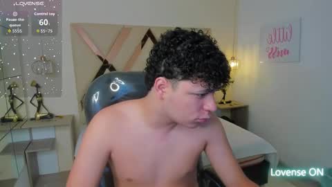 Snapshot of benjamintwink1 chatting on November 10, 8:19 pm BENJAMIN online show from November 10, 8:19 pm