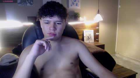 Snapshot of benjamintwink1 chatting on November 15, 6:44 am BENJAMIN online show from November 15, 6:44 am