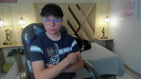 Snapshot of benjamintwink1 chatting on November 17, 8:14 pm BENJAMIN online show from November 17, 8:14 pm