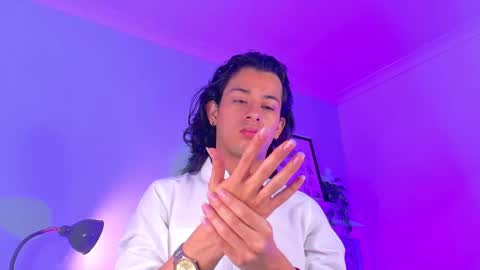 Snapshot of benjifiore_ chatting on September 14, 1:21 pm BENJI FIORE online show from September 14, 1:21 pm