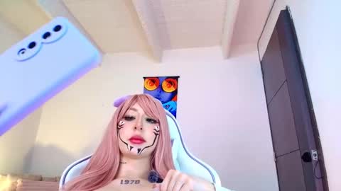 benn_ulus online show from February 2, 12:26 pm