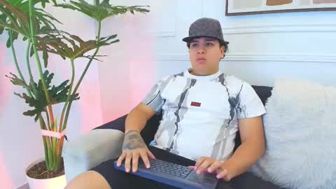 bennett_alejoo online show from November 7, 6:41 pm