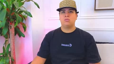 bennett_alejoo online show from March 5, 7:10 pm